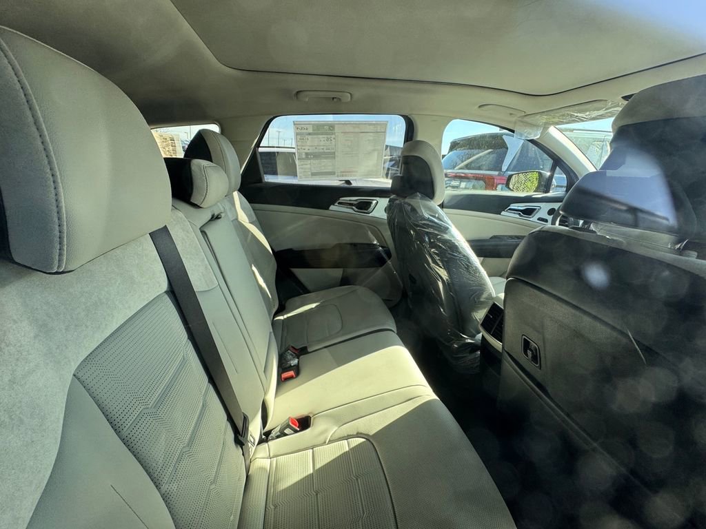 New 2026 Kia Sportage SX image 4