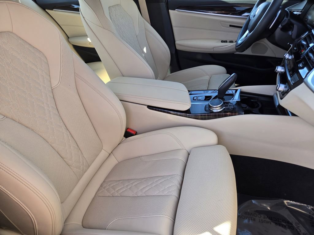 Used 2023 BMW 530e xDrive 530e iPerformance image 12