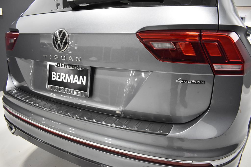 Used 2023 Volkswagen Tiguan SEL R-Line image 12