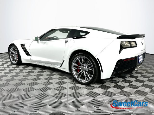 Used 2015 Chevrolet Corvette Z06 w/ 3LZ Preferred Equipment Group RWD image 5