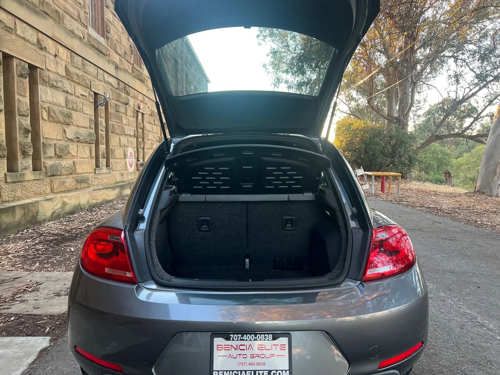 Used 2012 Volkswagen Beetle 2.5 image 17