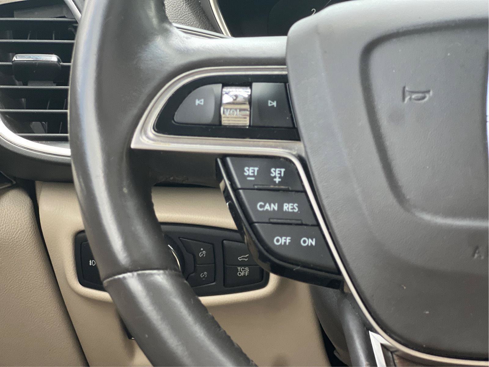 Used 2019 Lincoln Nautilus Reserve FWD image 17
