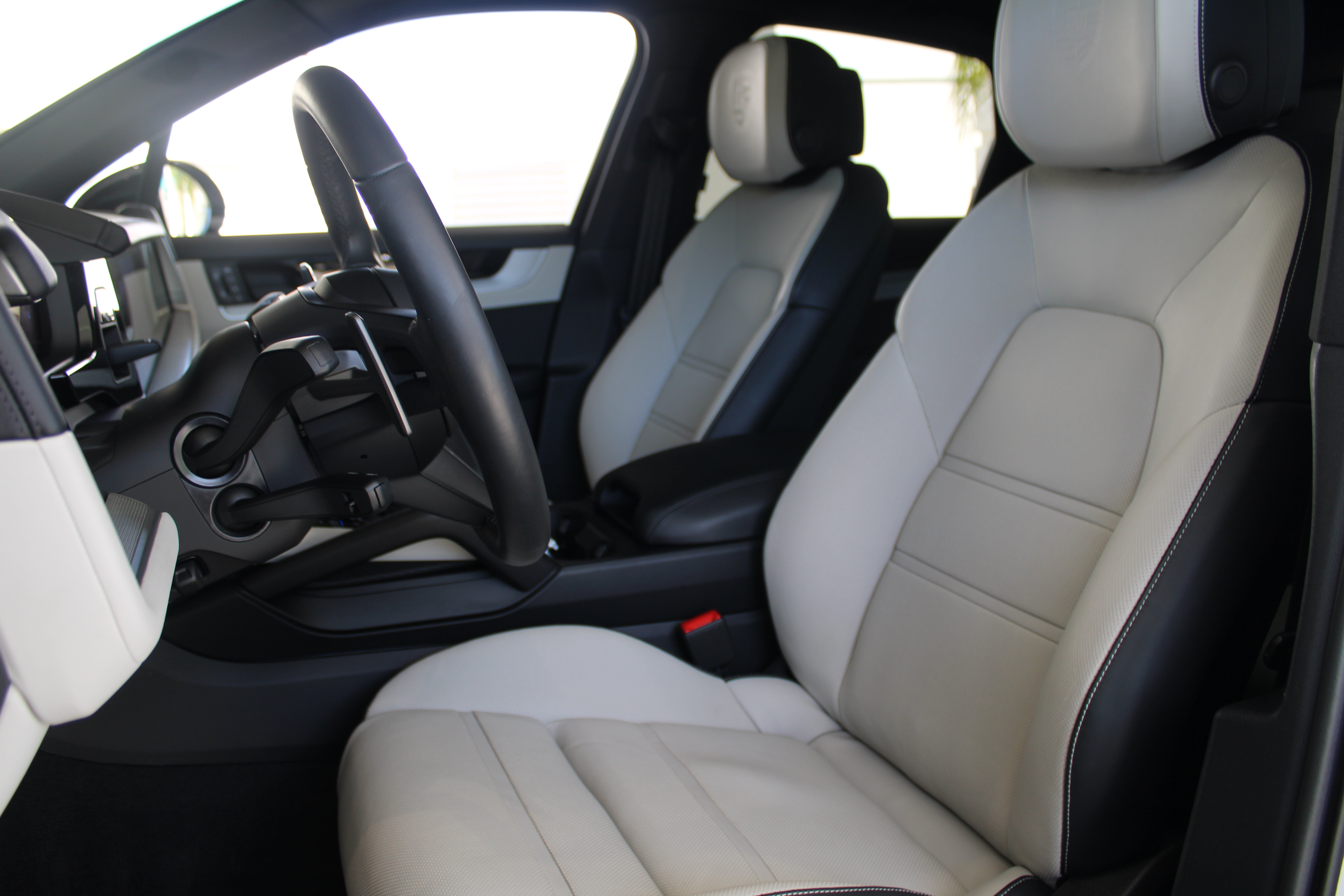 Certified 2025 Porsche Cayenne S AWD/4WD image 5