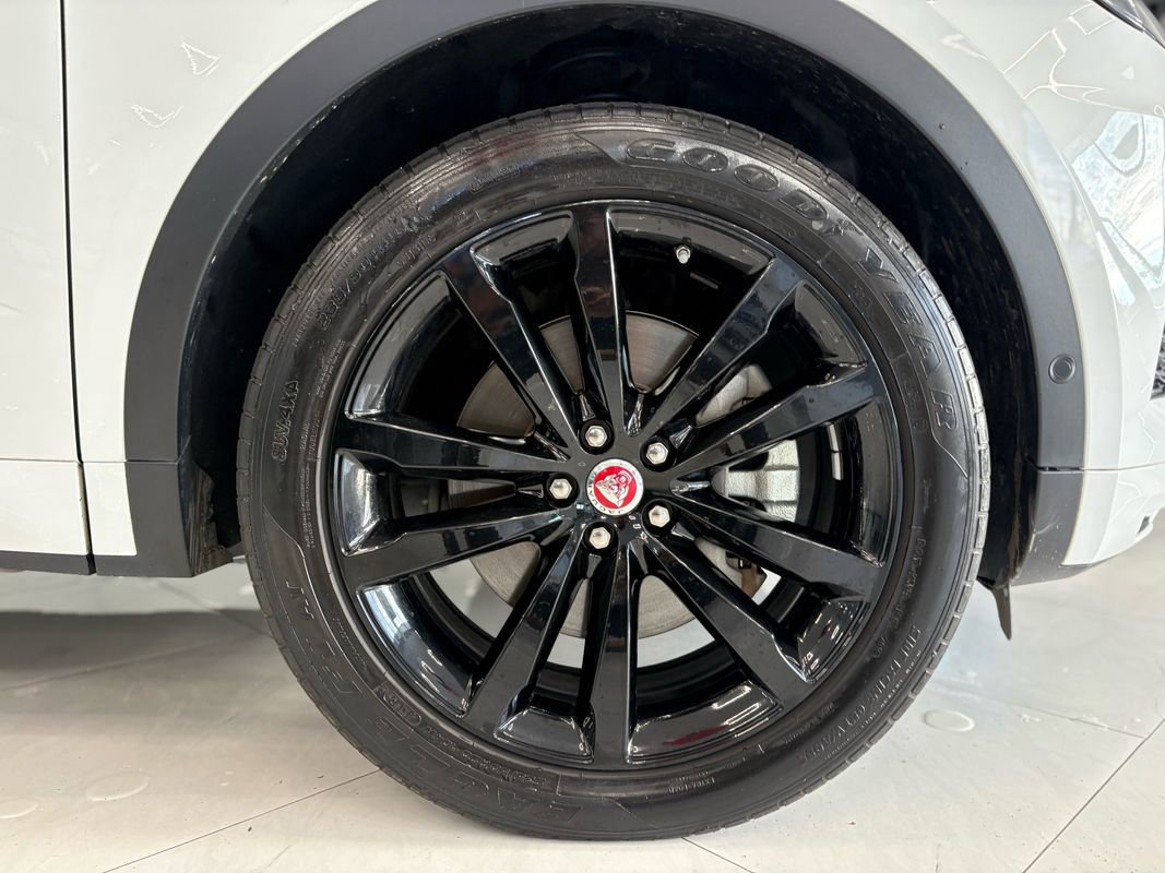 Used 2020 Jaguar E-PACE R-Dynamic HSE image 50