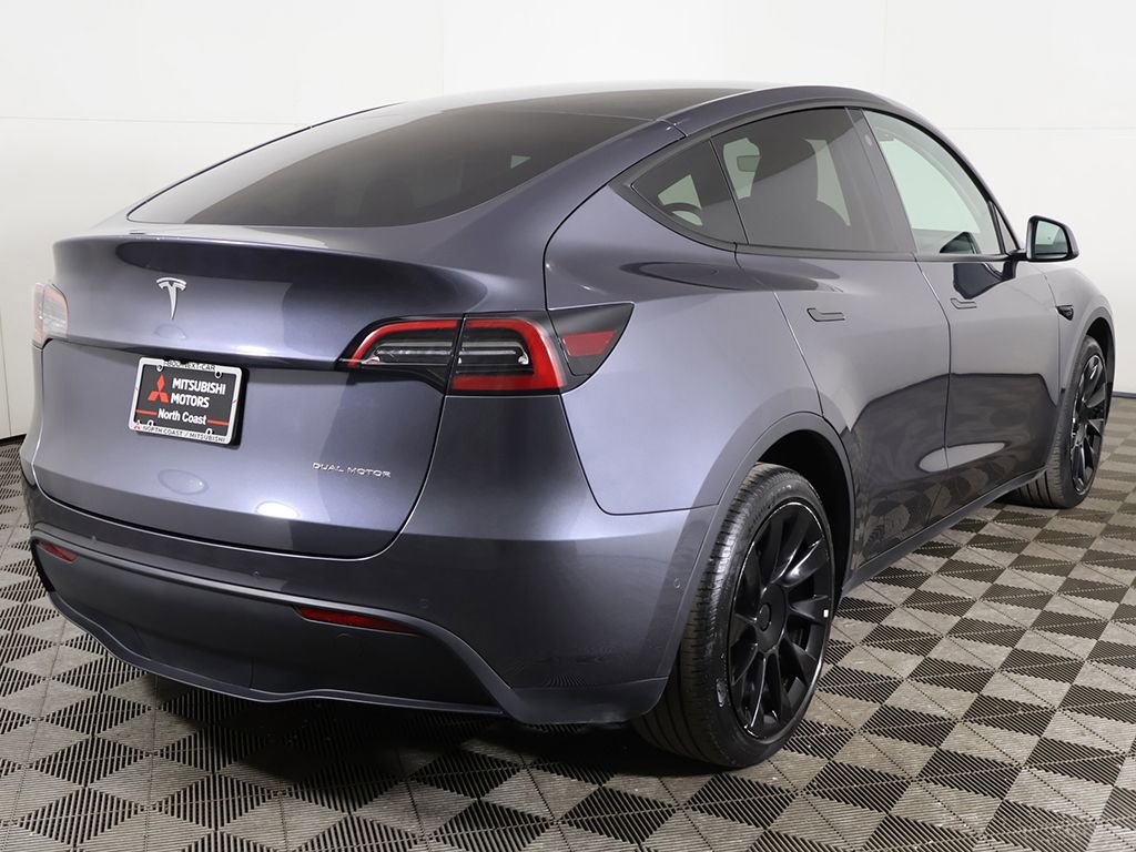 Used 2022 Tesla Model Y Long Range AWD/4WD image 11