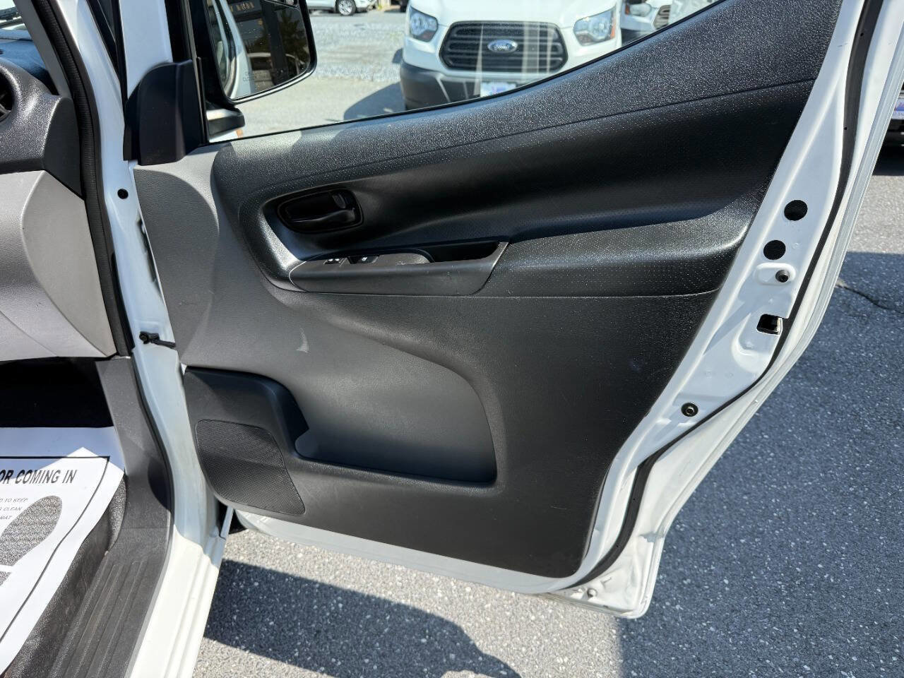 Used 2016 Chevrolet City Express LT image 23