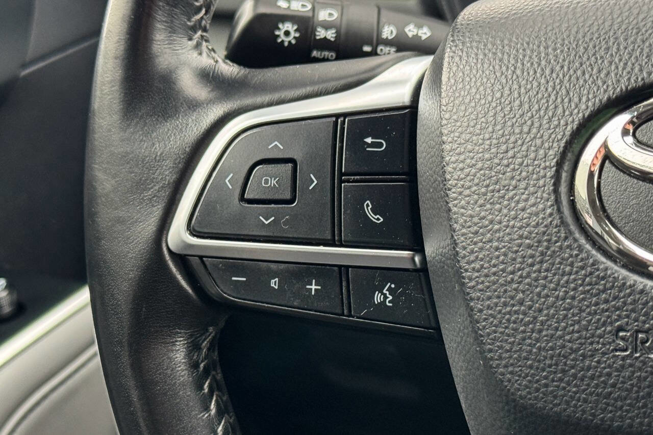 Used 2020 Toyota Highlander LE image 28