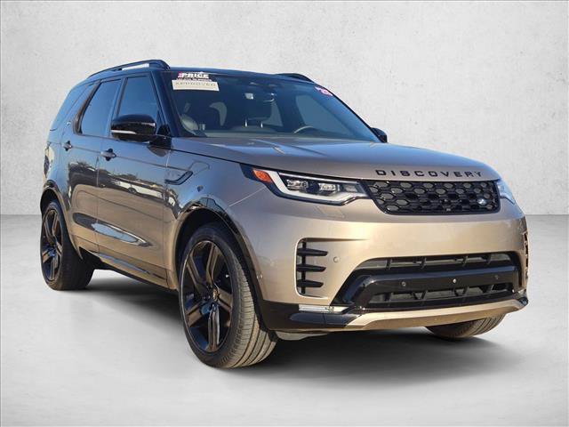 Used 2025 Land Rover Discovery Dynamic SE AWD/4WD image 3