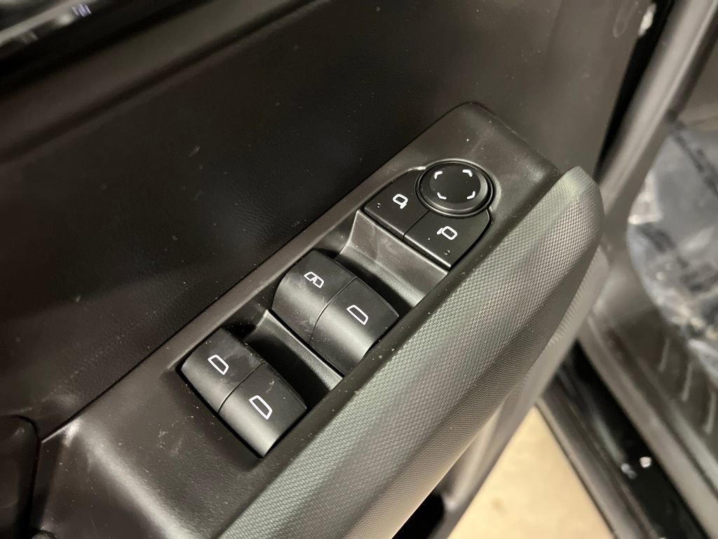 New 2026 GMC Canyon Elevation w/ Convenience Package image 15