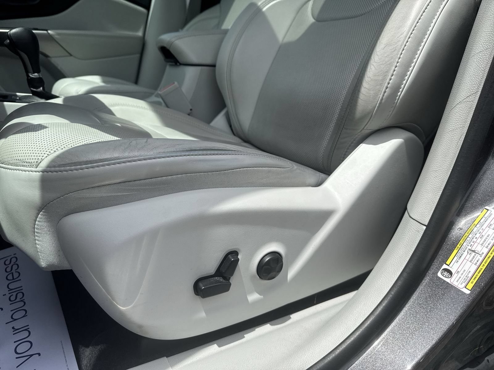 Used 2019 Jeep Cherokee Limited w/ Luxury Group FWD image 26