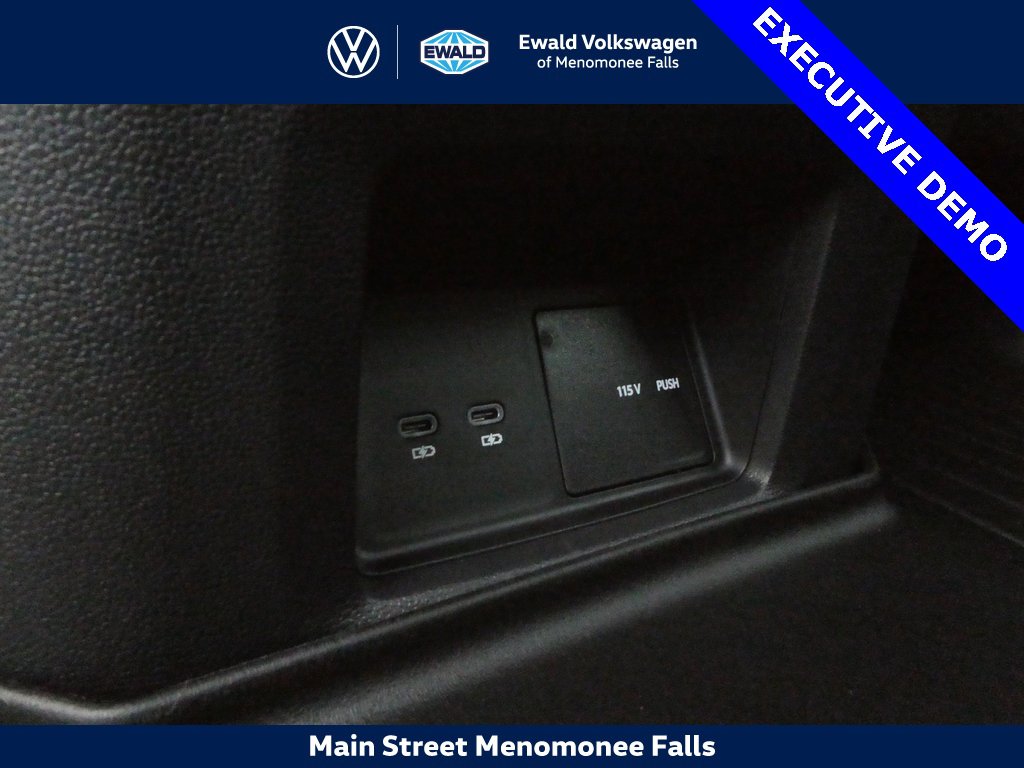 Certified 2025 Volkswagen Atlas SE image 42