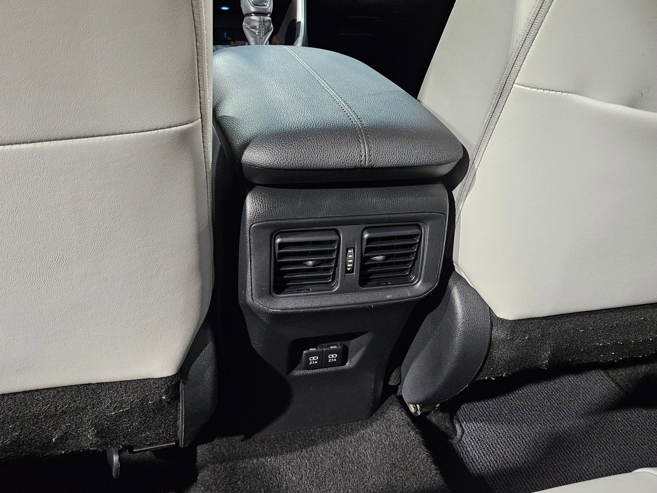 Used 2020 Toyota RAV4 Limited image 39