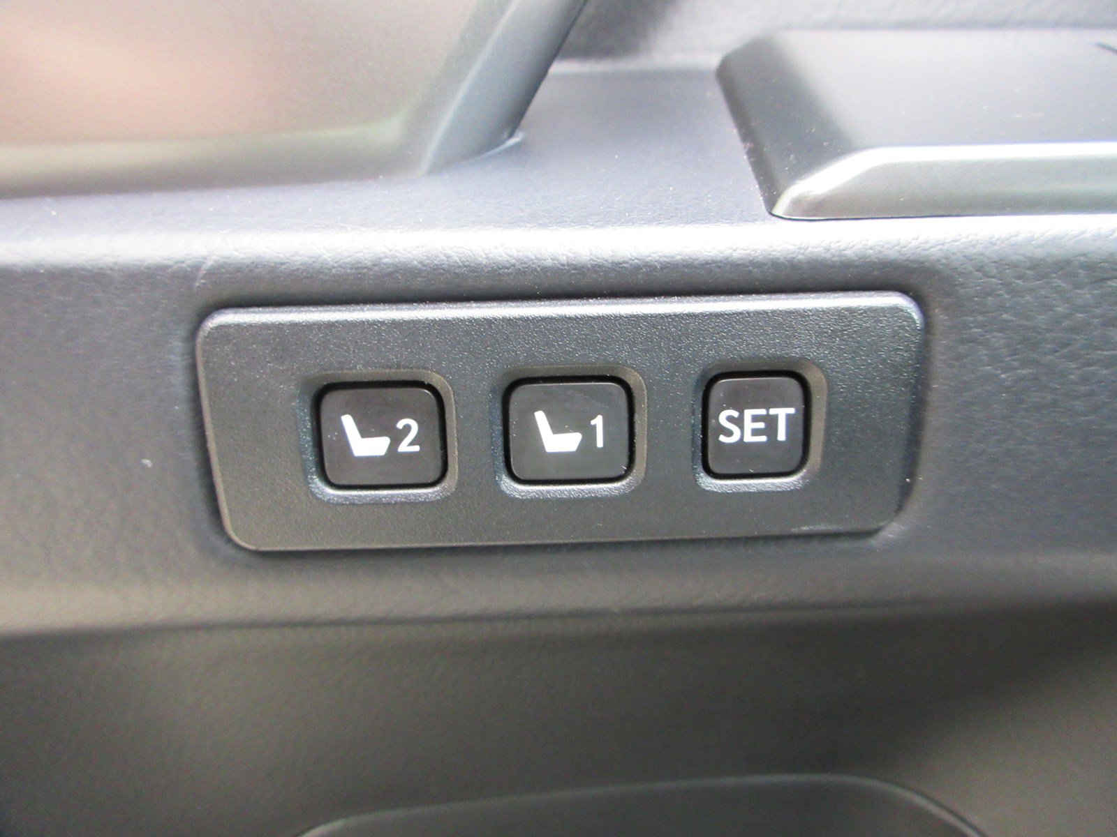 Used 2023 Lexus GX 460 Luxury w/ Sport Design Package AWD/4WD image 30