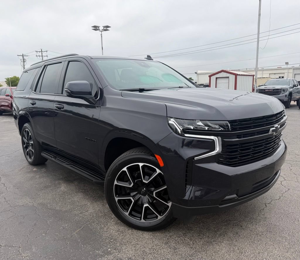 Used 2024 Chevrolet Tahoe RST w/ Luxury Package AWD/4WD image 2