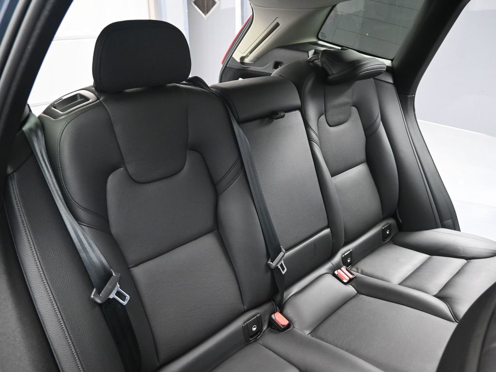 Used 2023 Volvo XC60 B5 Plus w/ Climate Package image 15