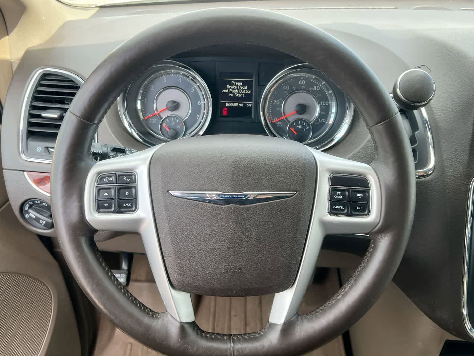 Used 2015 Chrysler Town & Country Touring-L w/ Driver Convenience Group FWD image 22