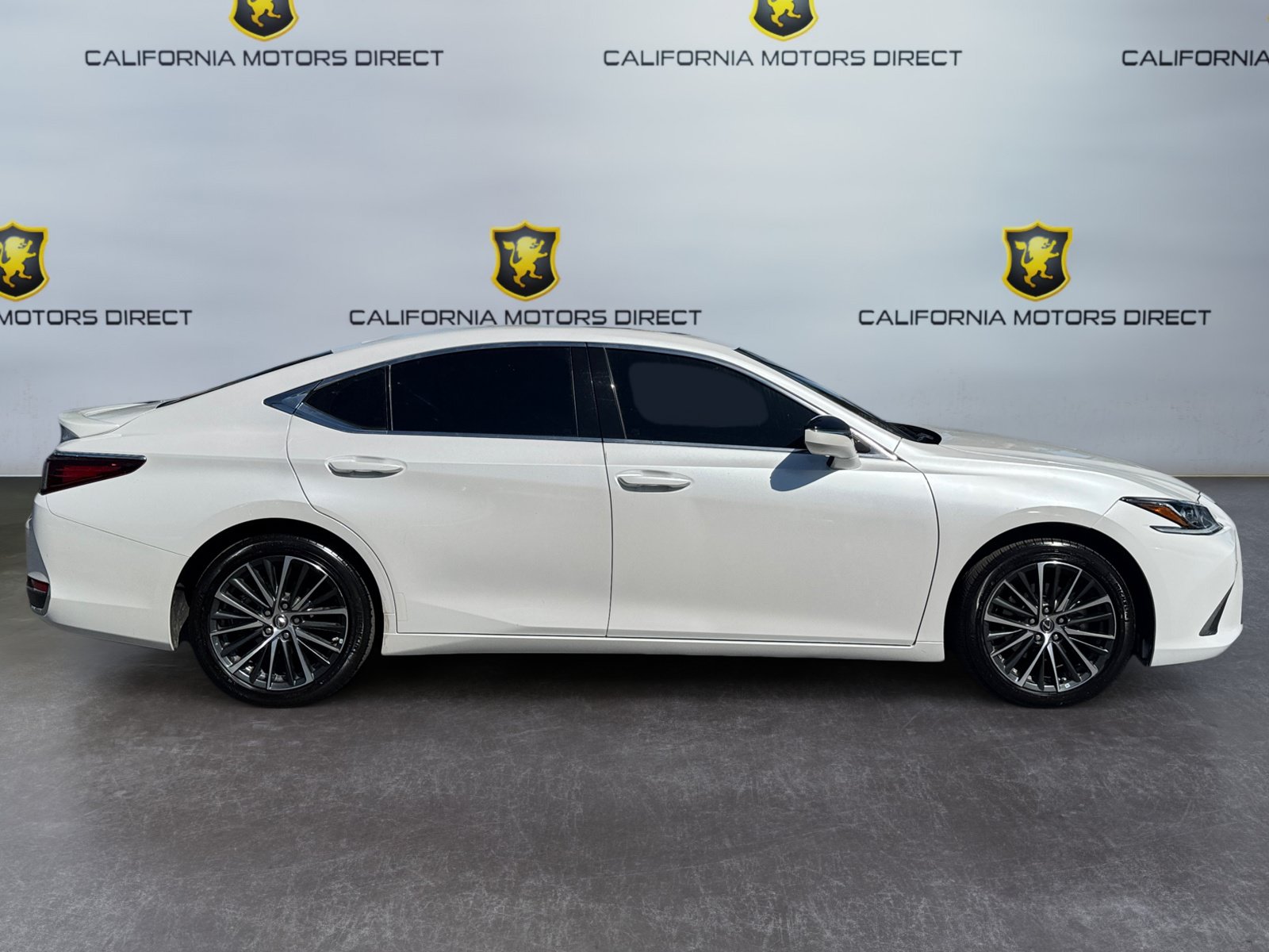 Used 2024 Lexus ES 300h w/ Premium Package FWD image 6