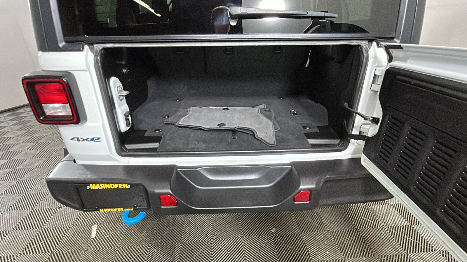 Used 2024 Jeep Wrangler Unlimited AWD/4WD image 33