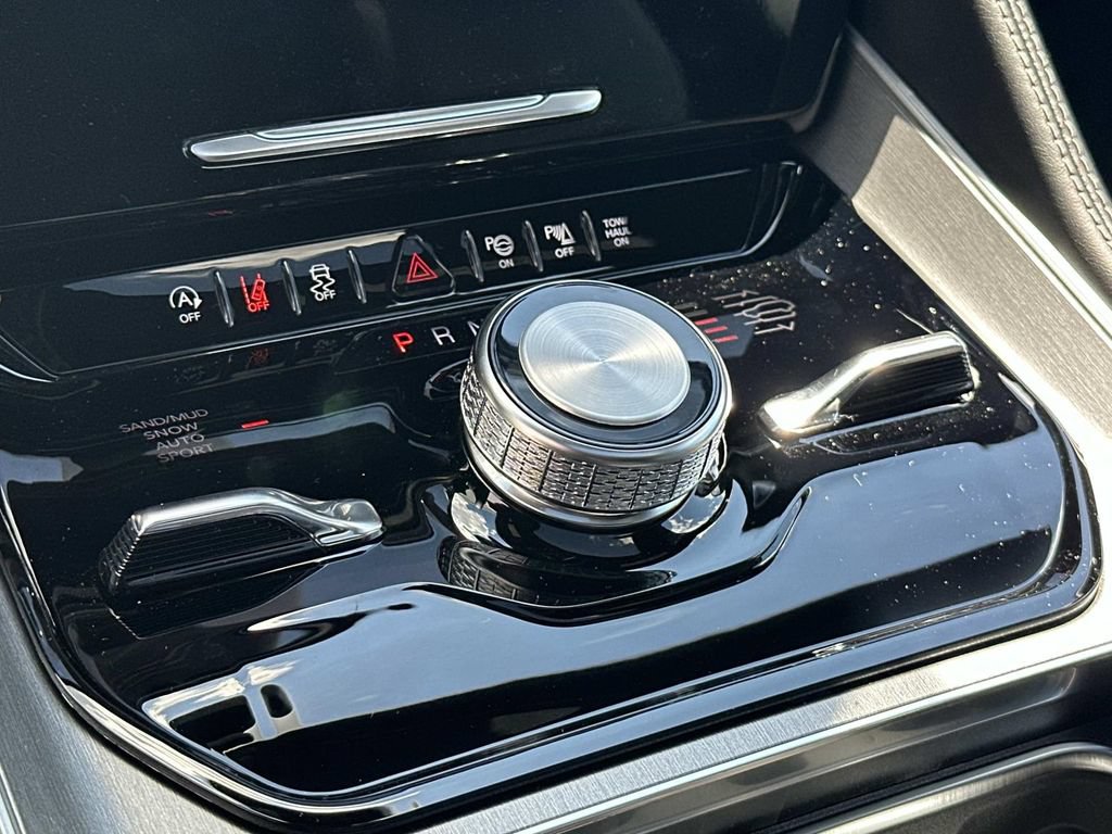 New 2026 Jeep Grand Wagoneer L Limited AWD/4WD image 24