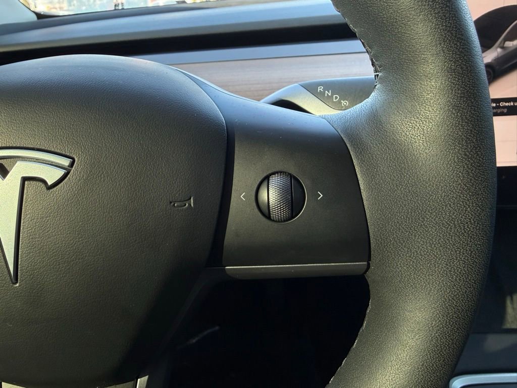 Used 2023 Tesla Model Y Long Range image 25