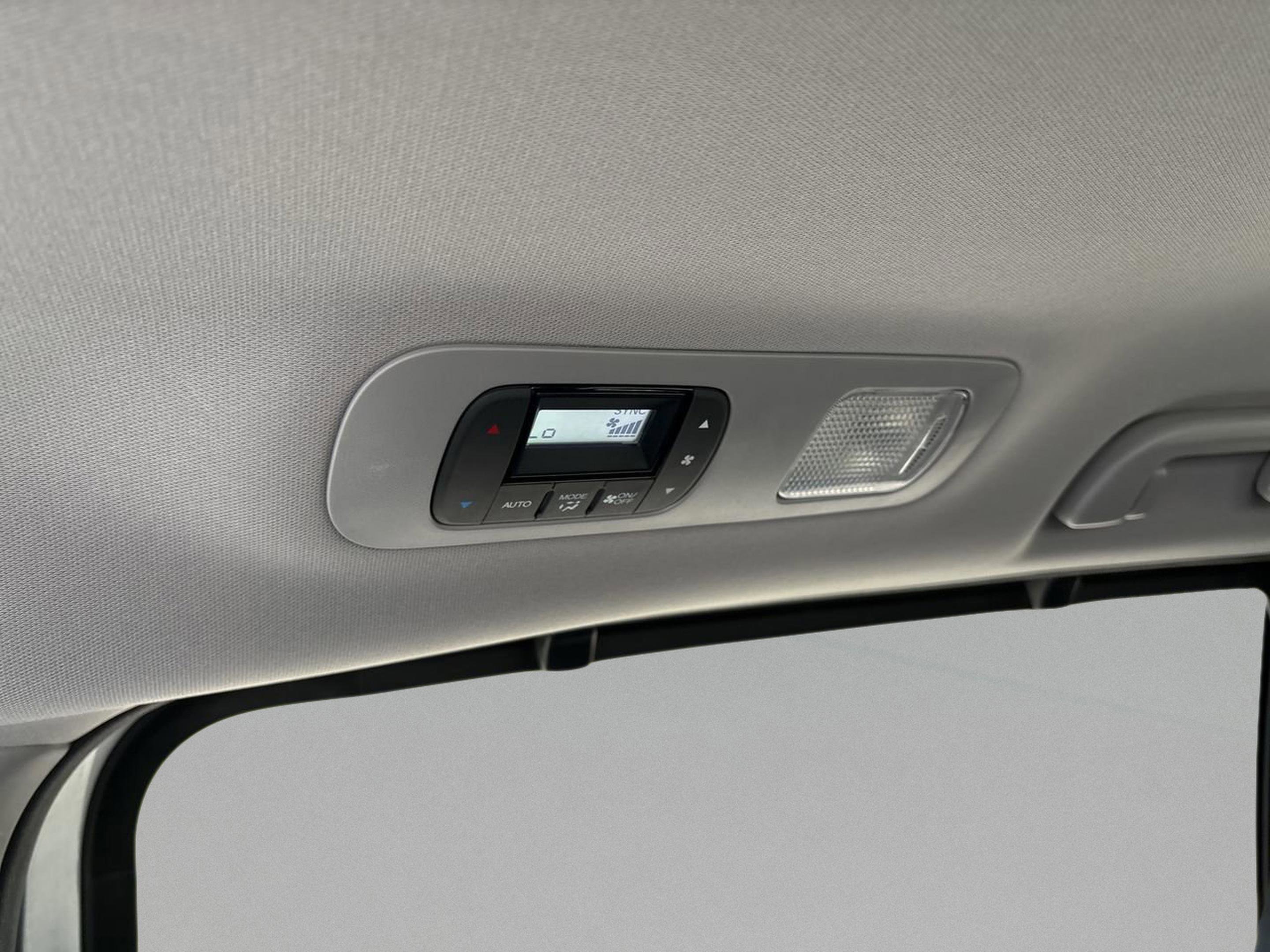 Used 2022 Honda Odyssey Elite image 29