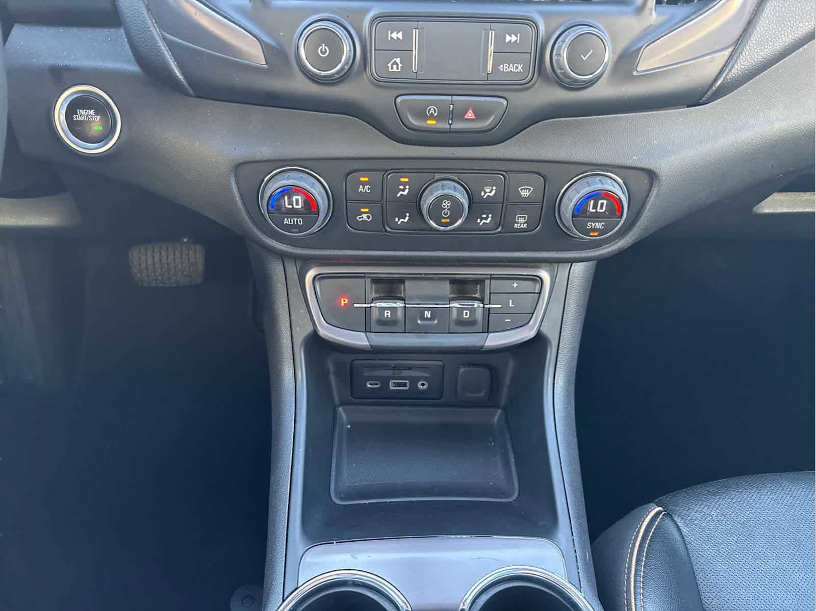 Used 2024 GMC Terrain AT4 image 21