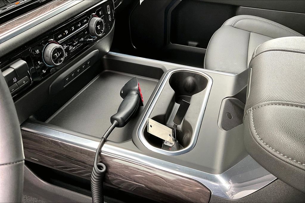 Used 2024 Chevrolet Silverado 2500 LTZ w/ LTZ Convenience Package image 13