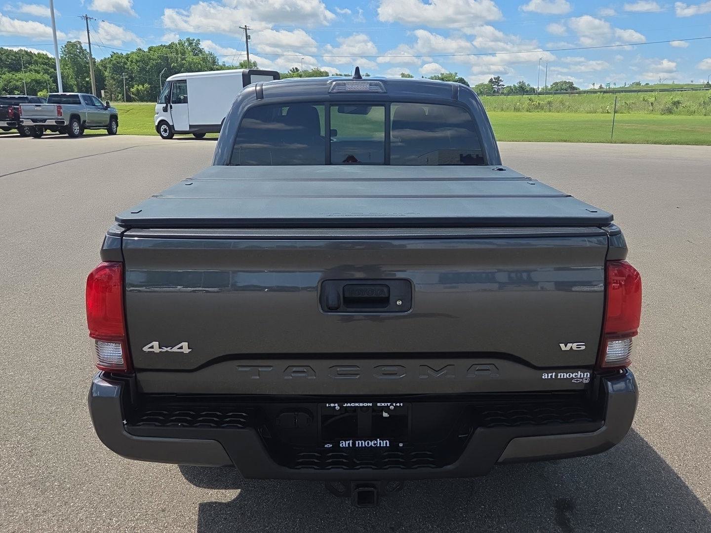 Used 2021 Toyota Tacoma SR AWD/4WD image 4
