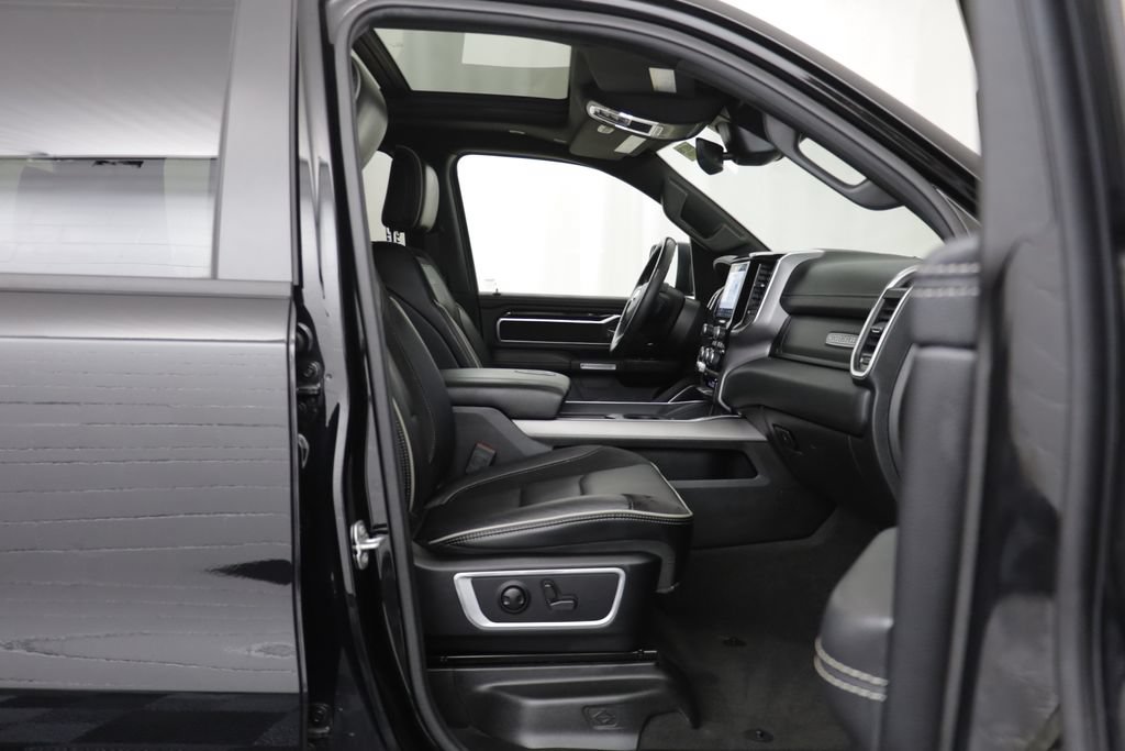 Used 2022 RAM 1500 Laramie w/ Sport Appearance Package AWD/4WD image 19