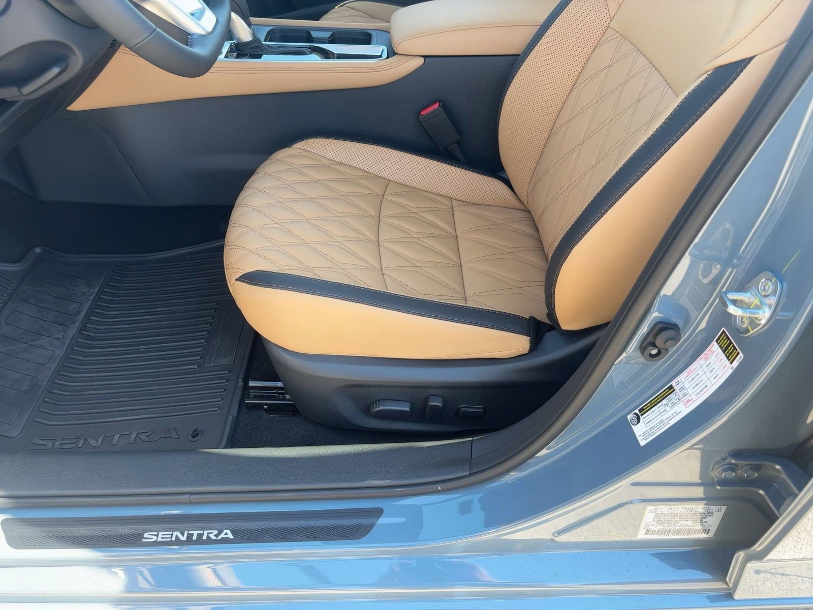 New 2025 Nissan Sentra SV w/ SV Premium Package image 14