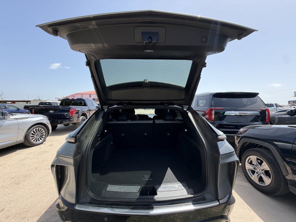 Used 2024 Cadillac Lyriq Tech RWD image 3