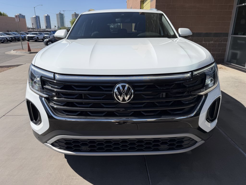 Used 2024 Volkswagen Atlas Cross Sport SE w/ Panoramic Sunroof Package FWD image 10