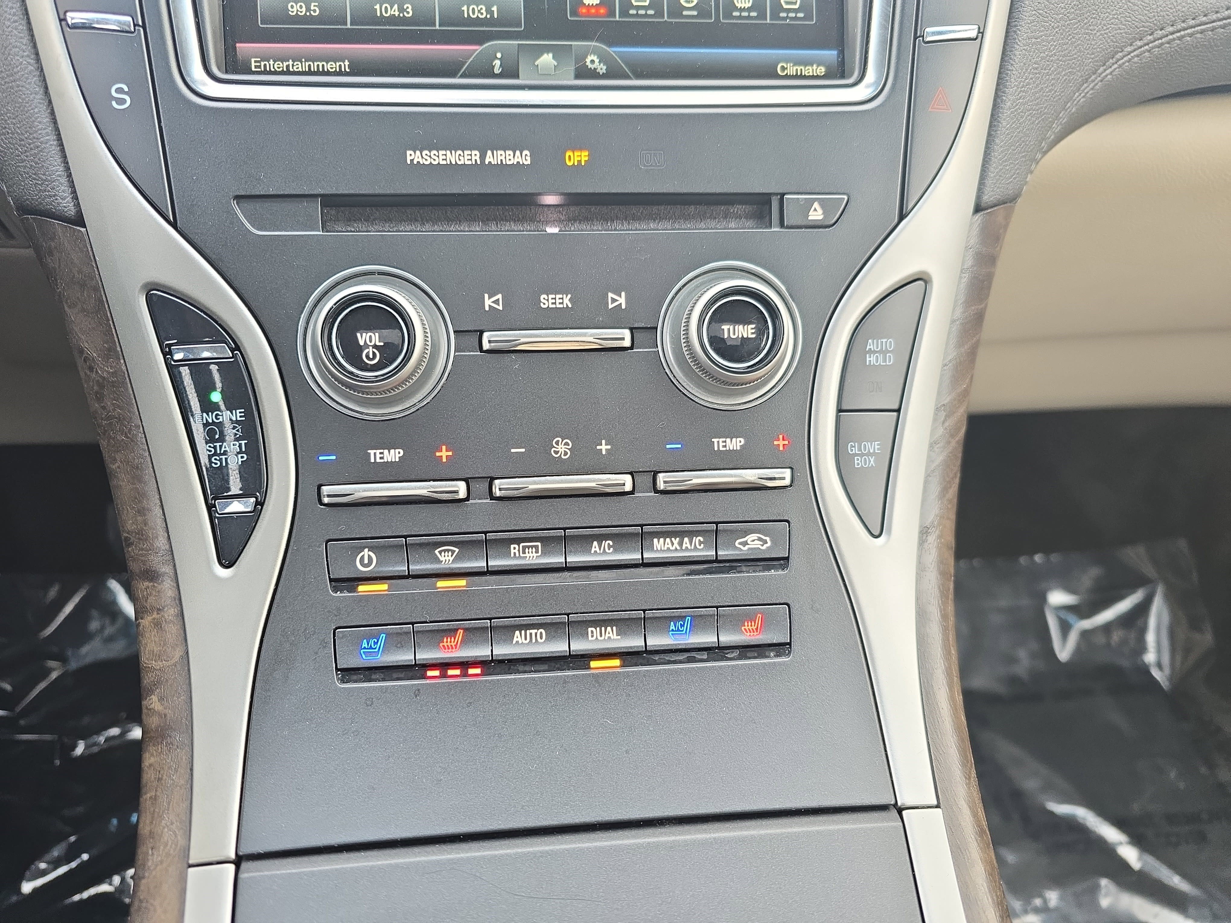 Used 2016 Lincoln MKX Reserve w/ Driver Assistance Package image 19