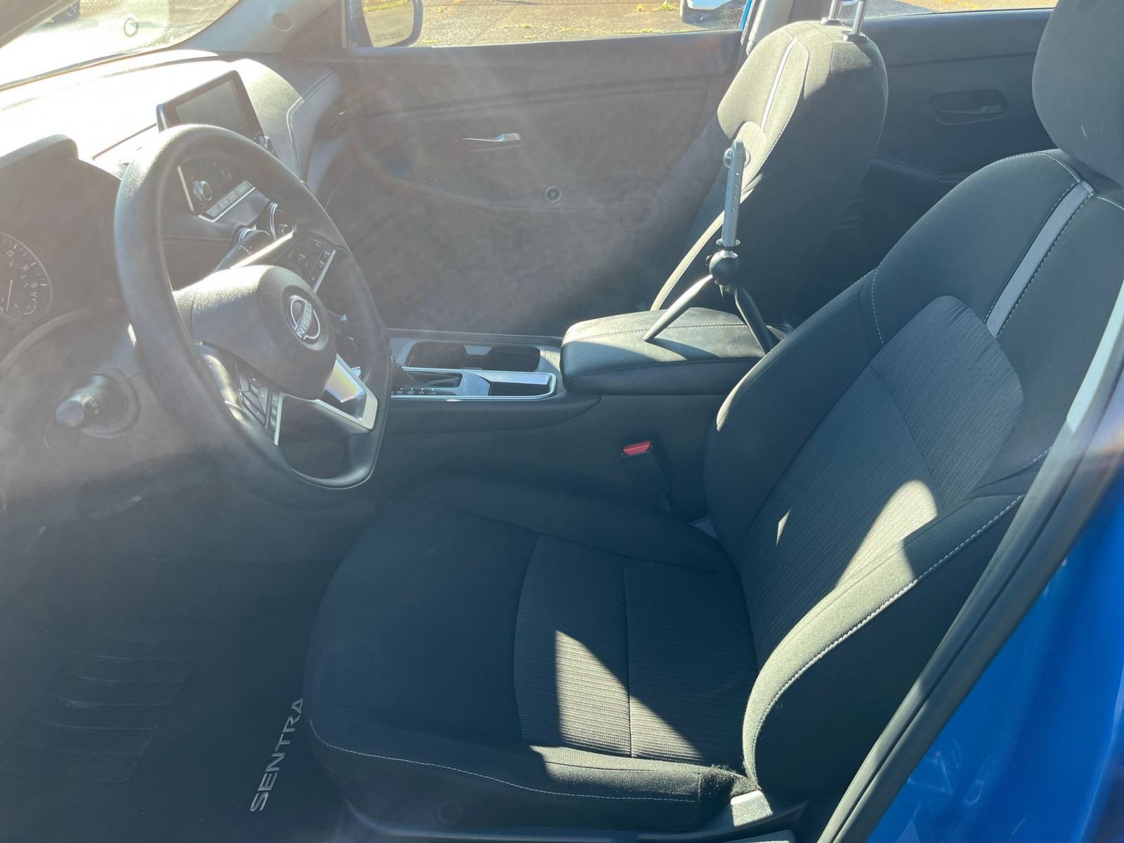 Used 2025 Nissan Sentra SV FWD image 22
