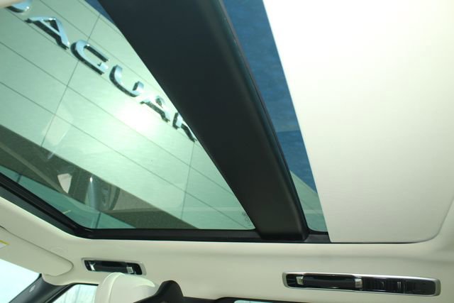 New 2026 Land Rover Range Rover Long Wheelbase SE image 23