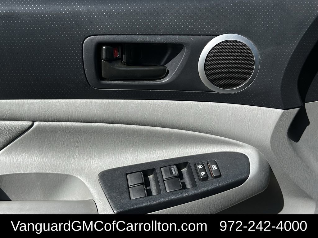 Used 2015 Toyota Tacoma PreRunner w/ SR5 Package image 25