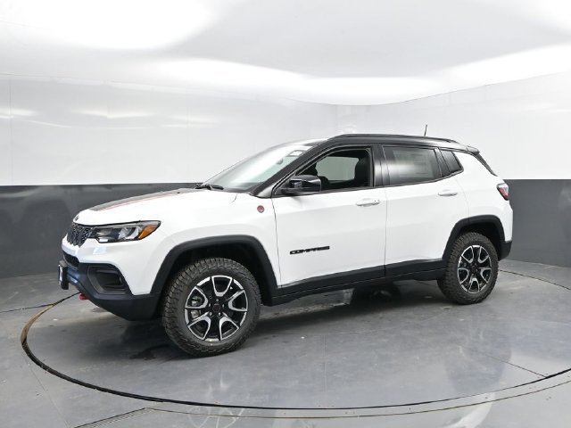 New 2026 Jeep Compass Trailhawk w/ Sun, Sound & Navigation Group AWD/4WD image 6