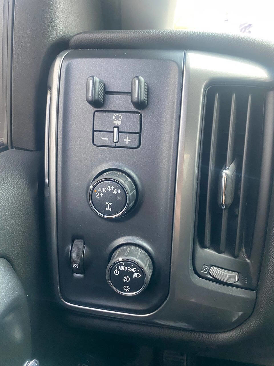 Used 2017 Chevrolet Silverado 1500 LT w/ All Star Edition image 22