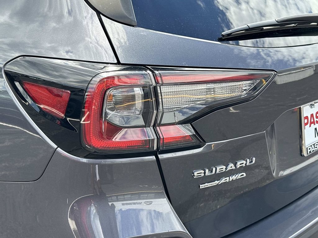 Used 2022 Subaru Outback Premium AWD/4WD image 9