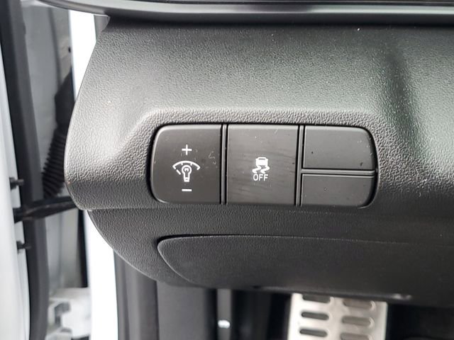 Used 2025 Hyundai Elantra Sport image 28