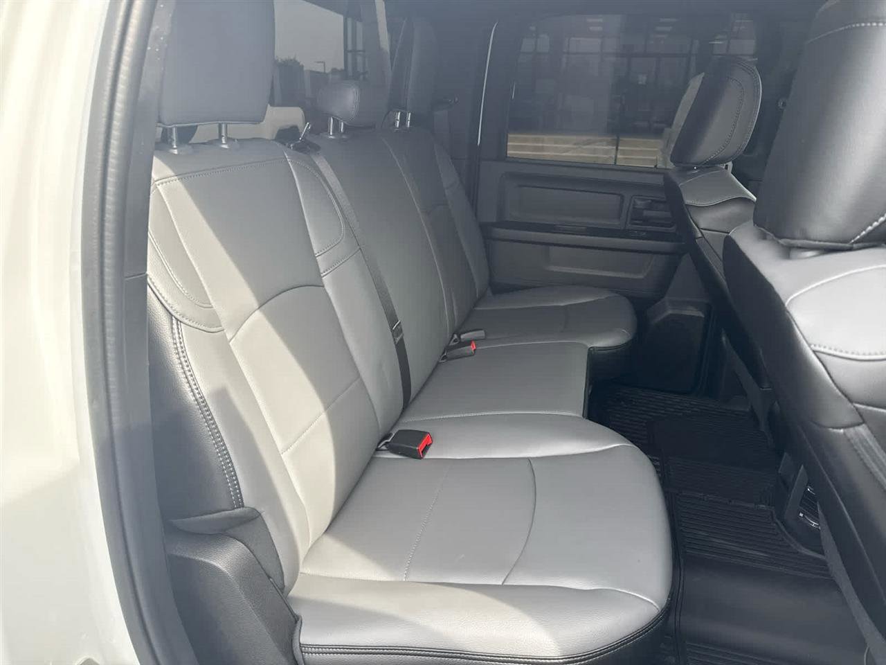 Used 2024 RAM 3500 Tradesman w/ Chrome Appearance Group image 24