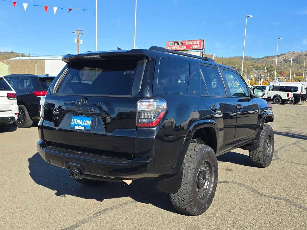 Used 2018 Toyota 4Runner SR5 Premium image 5