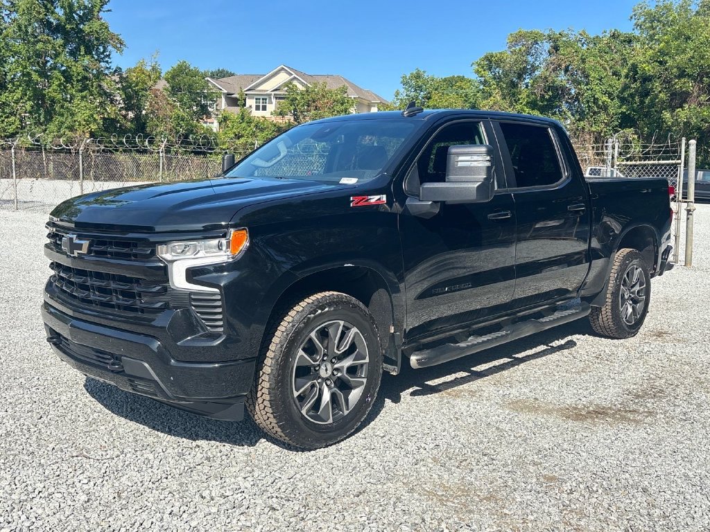 Used 2022 Chevrolet Silverado 1500 RST w/ Z71 Off-Road Package AWD/4WD image 3