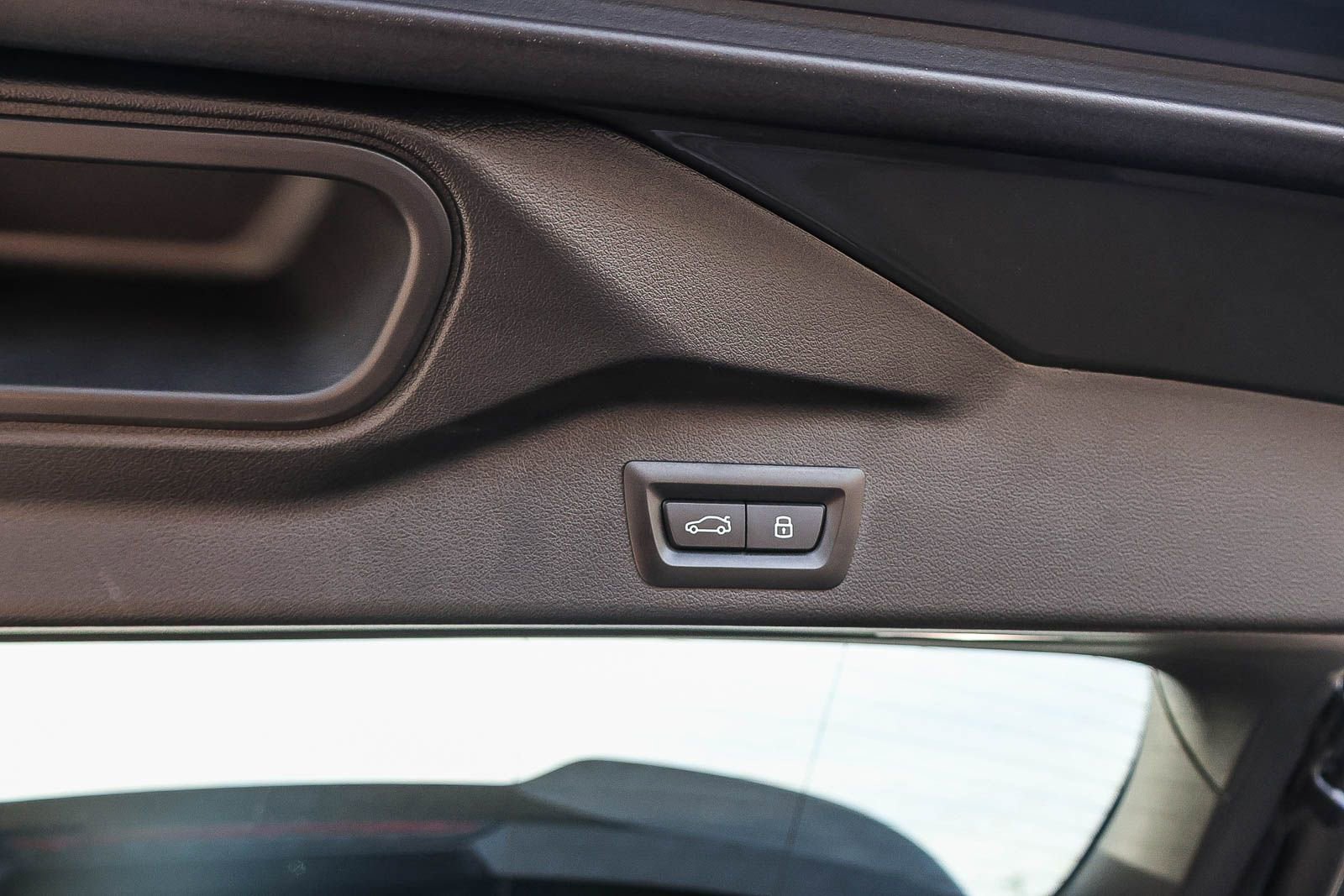 Used 2025 BMW X5 M Competition w/ Executive Package image 29