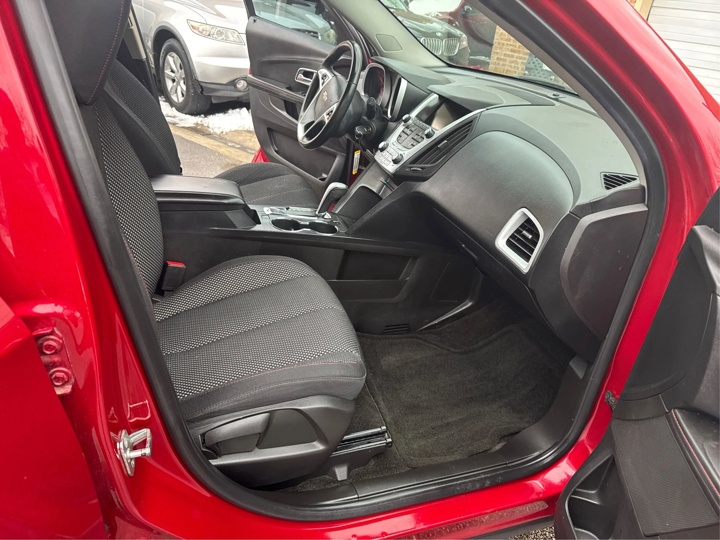 Used 2015 Chevrolet Equinox LT w/ Driver Convenience Package image 24