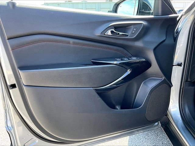 New 2026 Chevrolet Trax RS w/ Sunroof Package FWD image 25