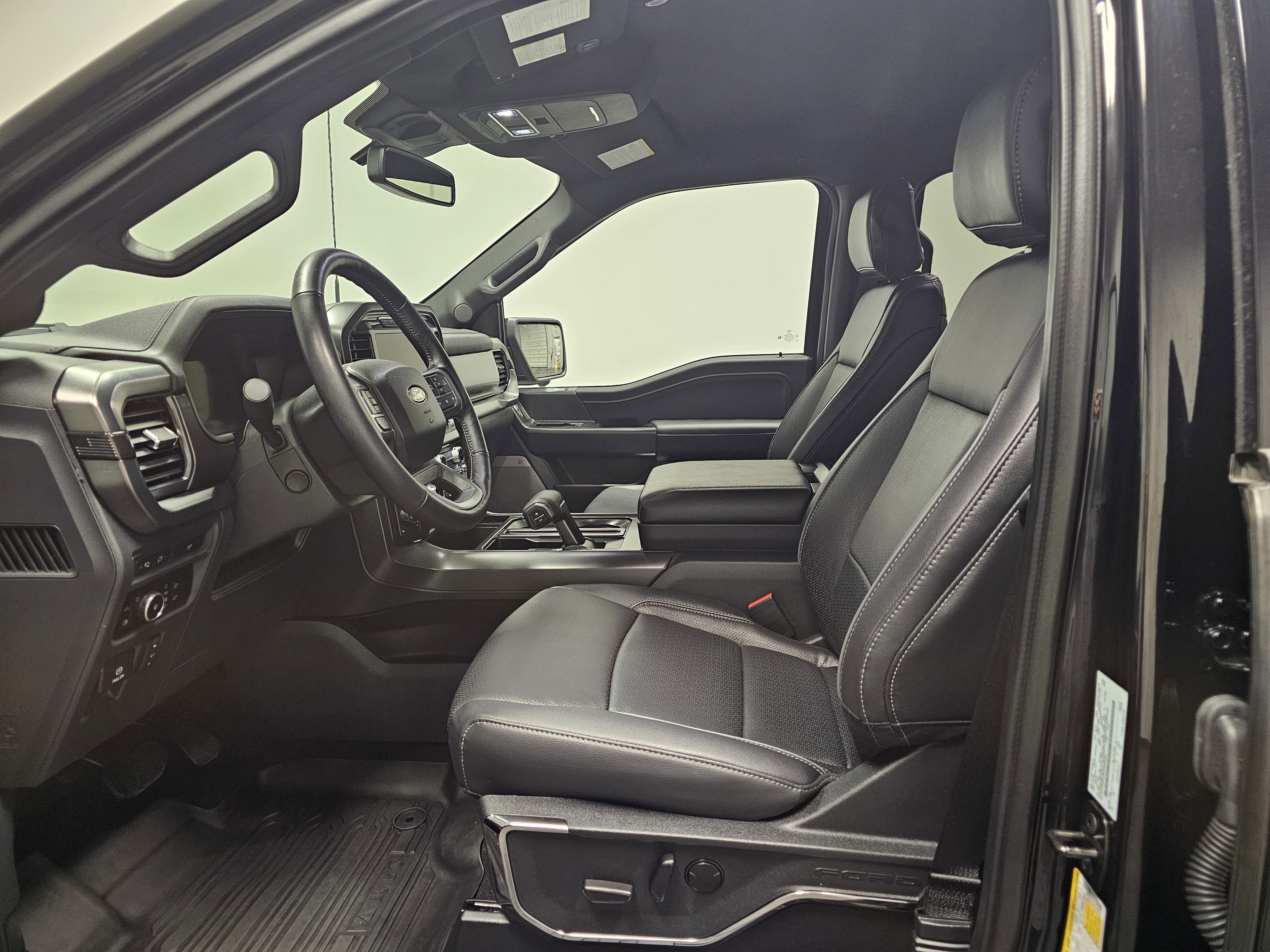 Used 2024 Ford F150 Lariat w/ FX4 Off-Road Package image 15