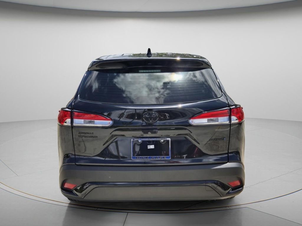 Used 2024 Toyota Corolla Cross AWD Hybrid image 6