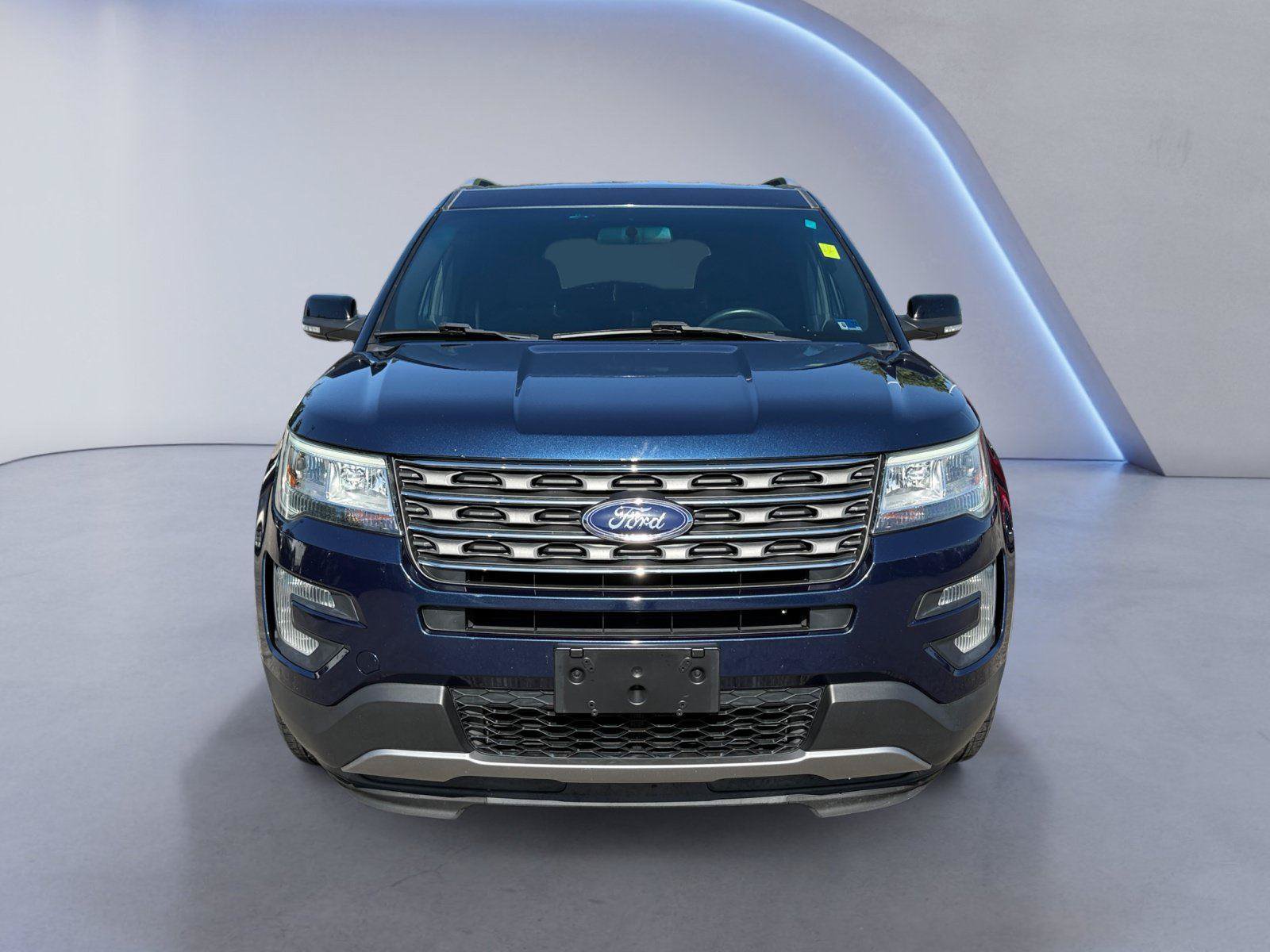 Used 2017 Ford Explorer XLT AWD/4WD image 8