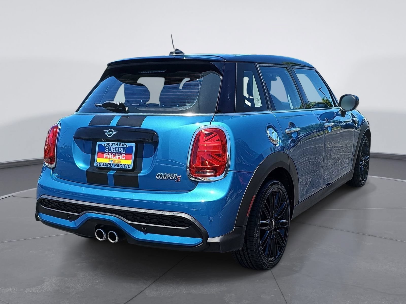 Used 2023 MINI Cooper S FWD image 3